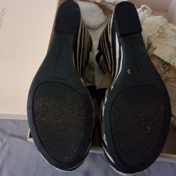 BCBGeneration Black Zebra Patent Leather Wedge - Picture 6 of 7